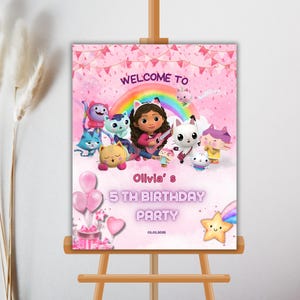 Cartello di benvenuto per compleanno della casa delle bambole Gabby Cartello di benvenuto Decorazione per compleanno della casa delle bambole Gabby Download immediato Modello Canva stampabile