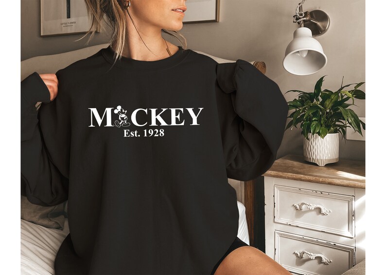 Retro Mickey Mouse Sweatshirt,Vintage Mickey Sweatshirt,Magic Kingdom,Disneyland Mickey Sweatshirt,Minnie Sweatshirt,Disney Vacation Shirt immagine 3