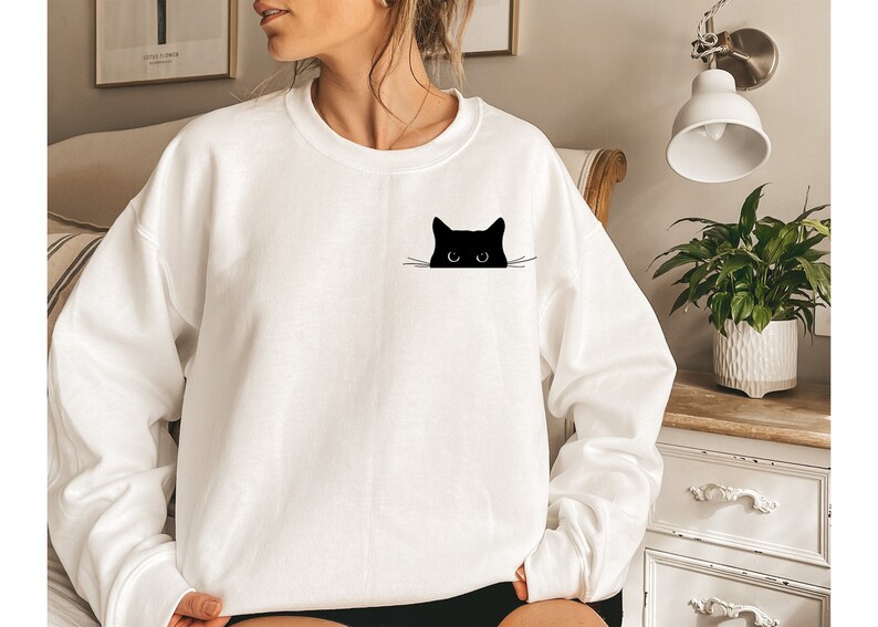 Cat Sweatshirt,Cute Cat Sweatshirt,Black Cat Shirt,Cat Peeking Sweatshirt,Womens Funny Sweatshirt,Gift for Cats Lover,Cat Mom Sweatshirt bild 6