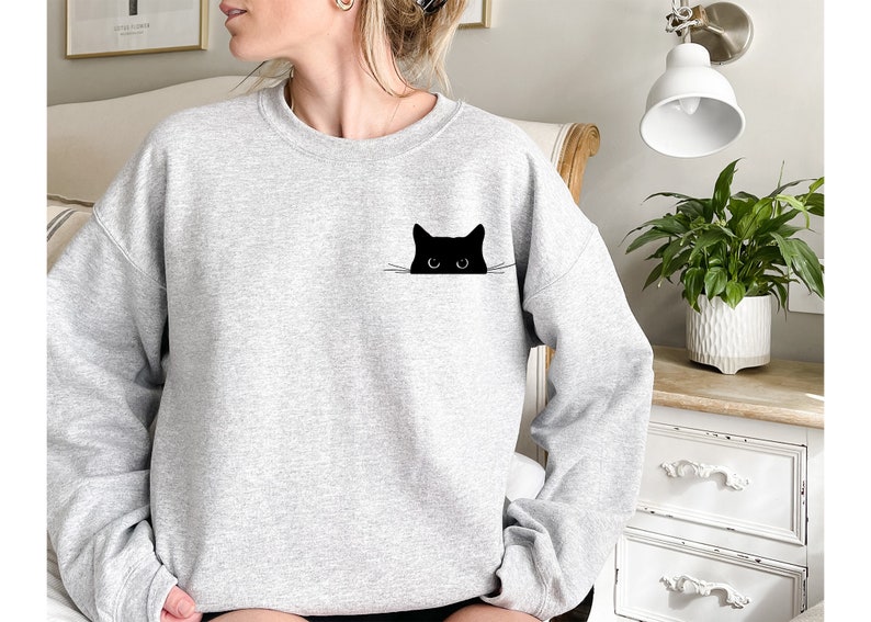Cat Sweatshirt,Cute Cat Sweatshirt,Black Cat Shirt,Cat Peeking Sweatshirt,Womens Funny Sweatshirt,Gift for Cats Lover,Cat Mom Sweatshirt bild 2