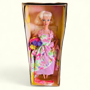 Barbie - Pétalos de primavera Barbie Avon Edición exclusiva 2.ª de la serie n.° 16746, Mattel 1996