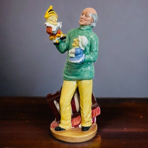 Royal Doulton &quot;Punch and Judy Man&quot; Figurine HN 2765, 1980