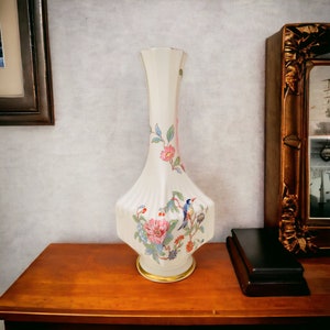John Aynsley 7&quot; Bud Vase Pembroke Gold Trim, Circa 1985-1999