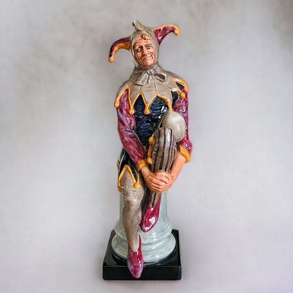 Royal Doulton "The Jester" Figurine HN 2016, 1930-1993
