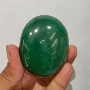 Natural Green Jade Palm Stone - Calming Energy & Emotional Healing Crystal | Ideal Gift for Loved One Pocket Stone