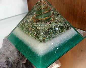 XXL Green Aventurine Orgonite Pyramid, Copper Spiral, Energy Healing