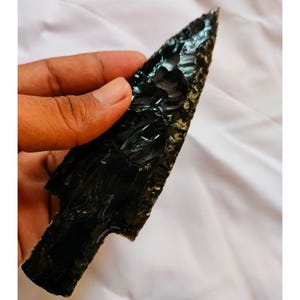 Hand-Knapped Black Obsidian Arrowhead Knife – Protection & Grounding Spearhead Crystal Tool 6 Inch Black Obsidian Arrowhead Knife