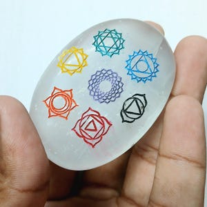 Seven Chakra Selenite Crystal (40-50mm) - Healing Palm Stone for Chakra Alignment & Aura Cleansing - Selenite Palm Stone