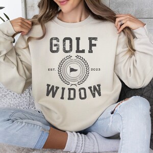 Vintage Golf Wife Sweatshirt, Cute Golf Sweater, Classic Golf Shirt for Her, Birthday Gift for Her, Gift for Girlfriend, Golf Wife Gift