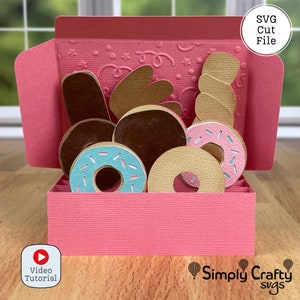 Donuts Box Card SVG Cutting-bestand voor Cricut of silhouet. Heerlijke donuts kaart SVG. Donuts verjaardagskaart sjabloon. Verjaardagskaart SVG.
