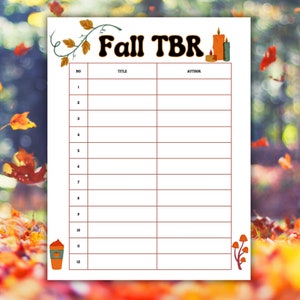 Puede incluir: Una lista de libros para leer en otoño imprimible con un diseño de temática otoñal. La lista tiene 12 filas numeradas para títulos y autores de libros. El diseño incluye una vid con hojas, velas y una taza de café.