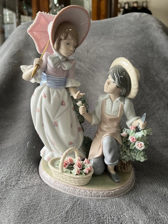 Lladro Jardinerito Amable 'for You' Boy Offering Flower to Girl
