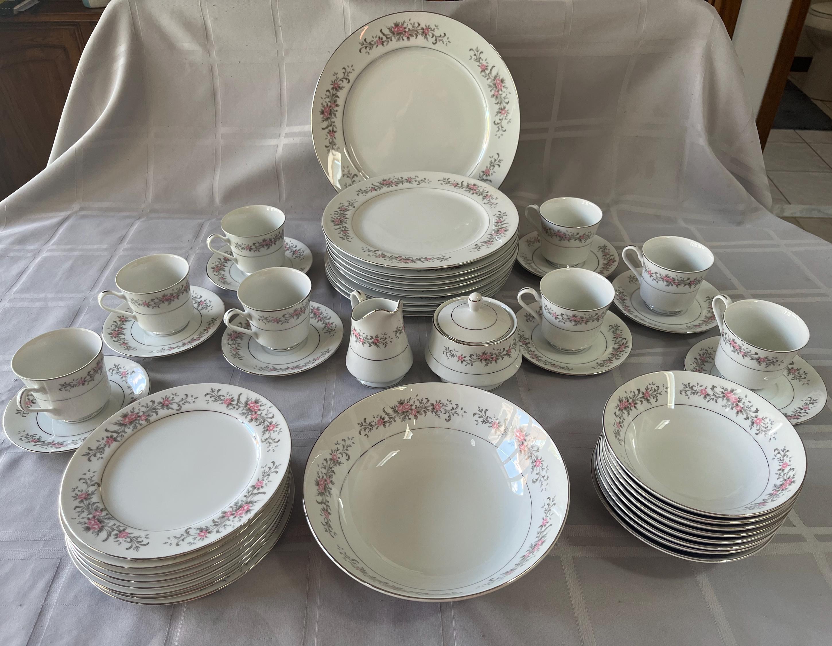 Premiere Rose Garden 3740 Fine China Dinnerware Service for
