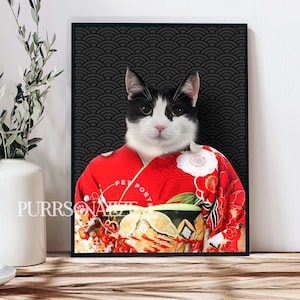 Op de afbeelding: Een zwart-witte kat die een rode en gouden kimono draagt met bloemenpatronen. De kat zit voor een zwarte achtergrond met een golfpatroon.