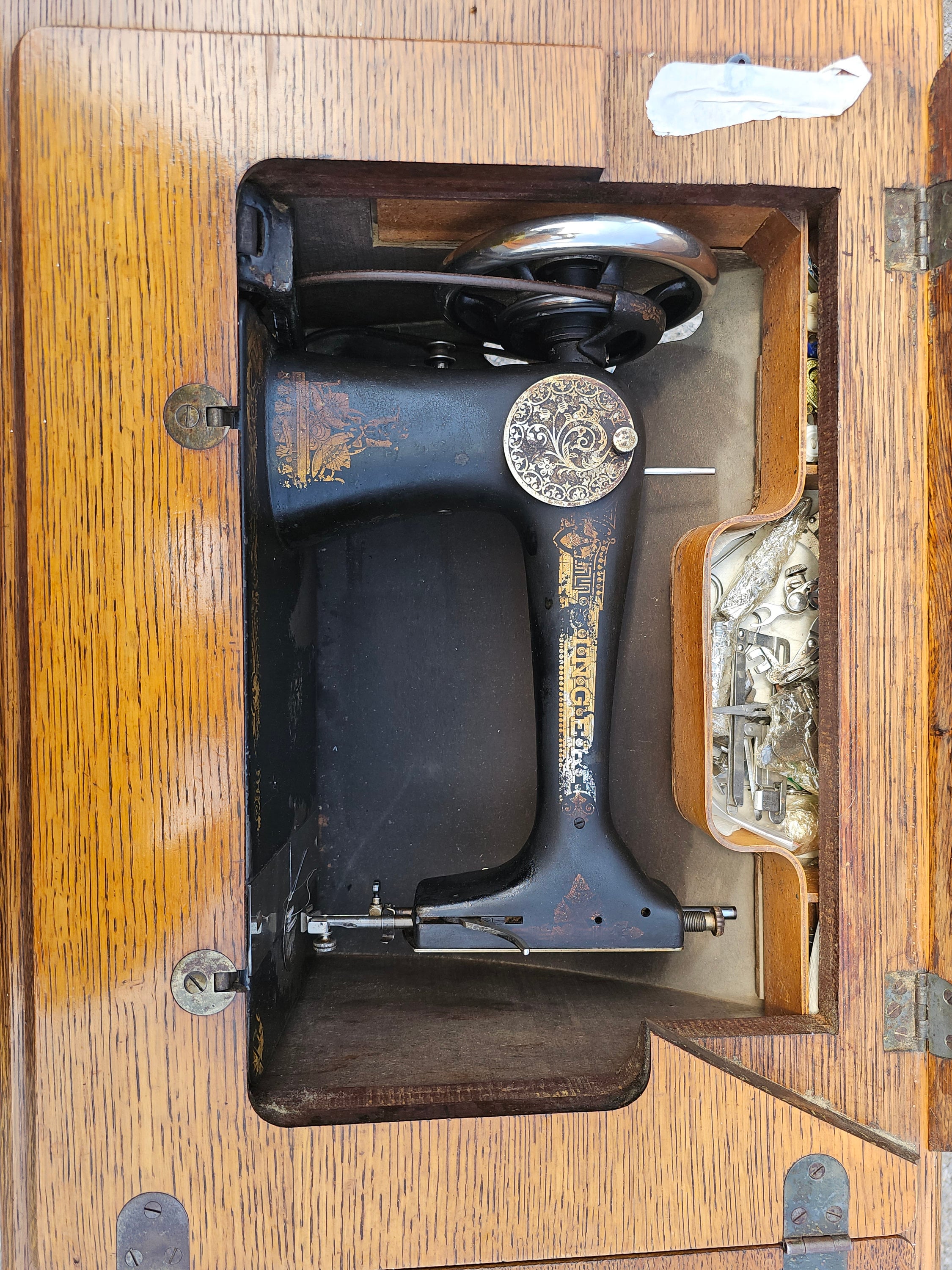Singer 1910 Sewing Machine Functional on Its Table - Etsy