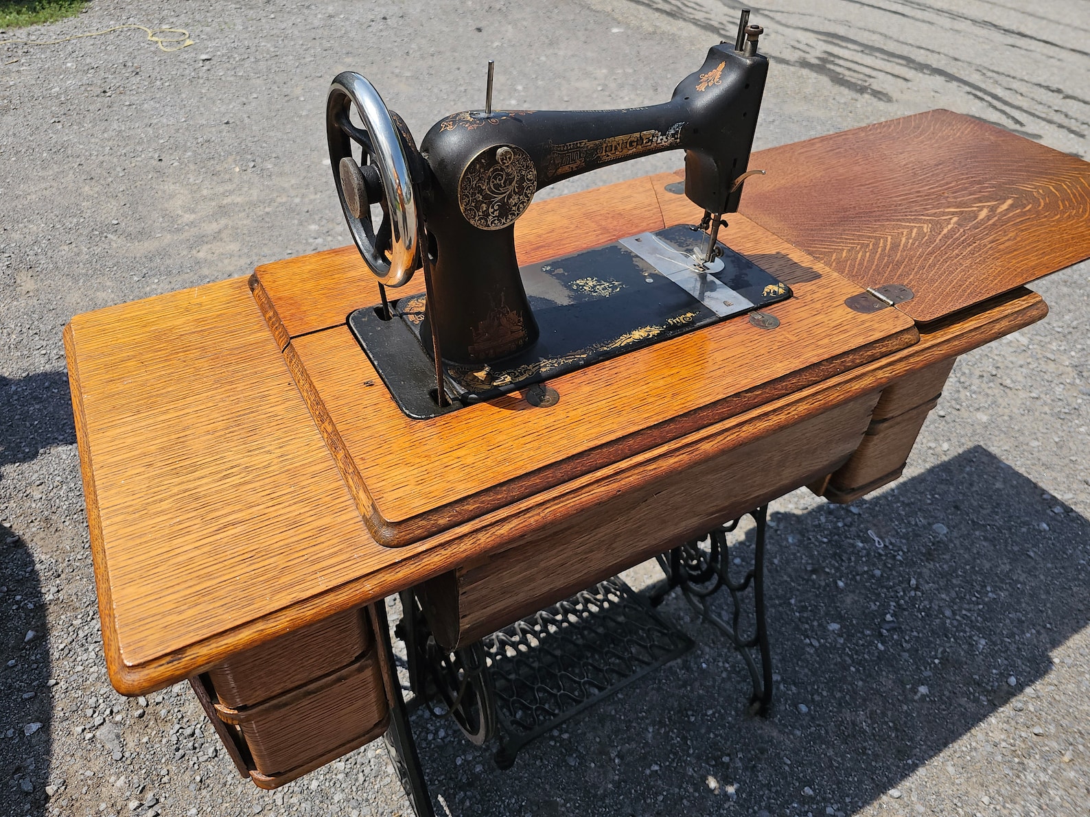 Singer 1910 Sewing Machine Functional on Its Table - Etsy