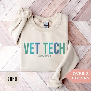 Personalized Vet Tech Sweatshirt, Custom Vet Tech Shirt, Vet Tech Gift, Nurse Appreciation Gift, Veterinarian Technician Crewneck, Pullover
