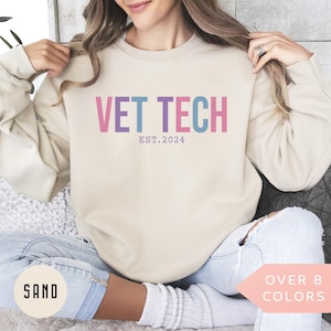 Personalized Vet Tech Sweatshirt, Custom Vet Tech Shirt, Vet Tech Gift, Nurse Appreciation Gift, Veterinarian Technician Crewneck, Pullover