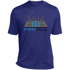 Puede incluir: Una camiseta azul real con un gráfico de cancha de pickleball gris y azul y el texto "Pickleball FOR ALL" en negro.