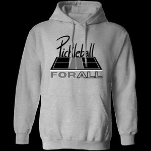 Puede incluir: Sudadera con capucha gris con un gráfico en blanco y negro de una cancha de pickleball y el texto "Pickleball FOR ALL".