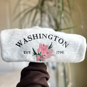 Washington State-Inspired Floral Crewnecks: Embrace Your Local Blooms! Spokane Washington Sweatshirt, Mount Rainier shirt, Forks Washington