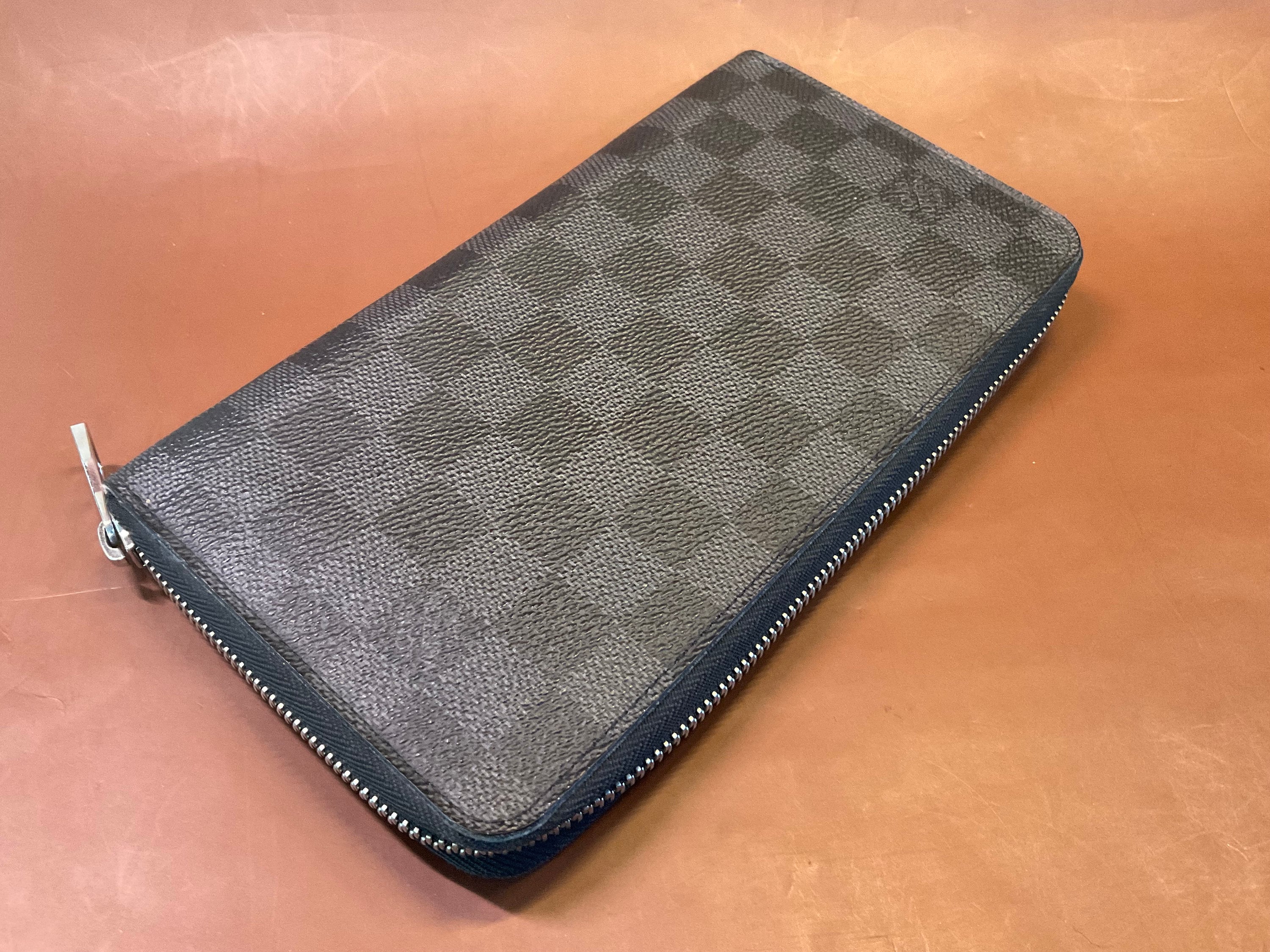 送料込♪【LOUIS VUITTON】Zippy Wallet 財布 Damier Graphite $_57.JPG?set_id=880000500F