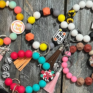 Llavero de pulsera de mamá Pulsera con cuentas Llavero personalizado Regalo de pulsera con cuentas coloridas para mamá