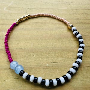 Pulseira elástica de miçangas de semente, pulseira de empilhamento de contas de tamanho personalizado, presente minimalista, pulseiras empilháveis multicoloridas, presente para ela