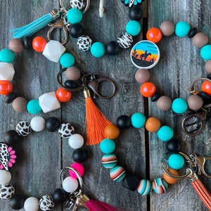 Llavero de pulsera estilo western con cuentas, llavero personalizado, pulsera con cuentas coloridas, regalo para ella, estilo western