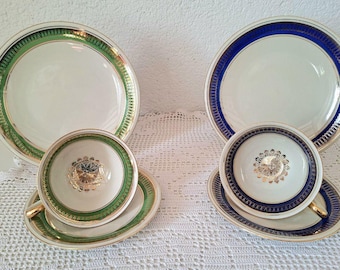 Servizio da tè vintage Mitterteich Bavaria per 2 persone – Raro set trio non coordinato verde e blu, porcellana tedesca anni '30-'40, tazze e piatti con bordo dorato.
