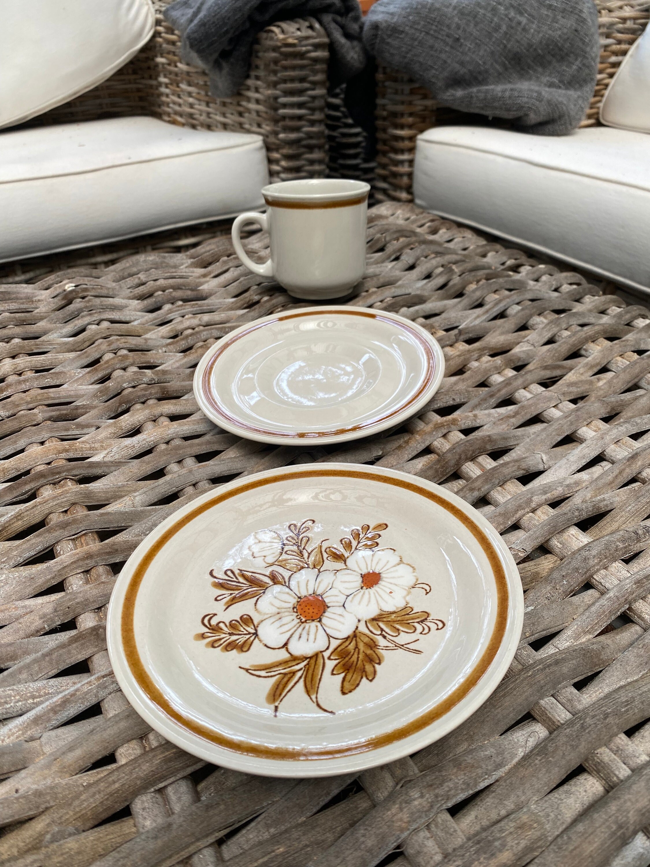 Mountain Wood Stoneware Cup,  Saucer and side plate  | 8 trio sets | 5 duo available | Made in Japan | 1970s  | Dried Flowers