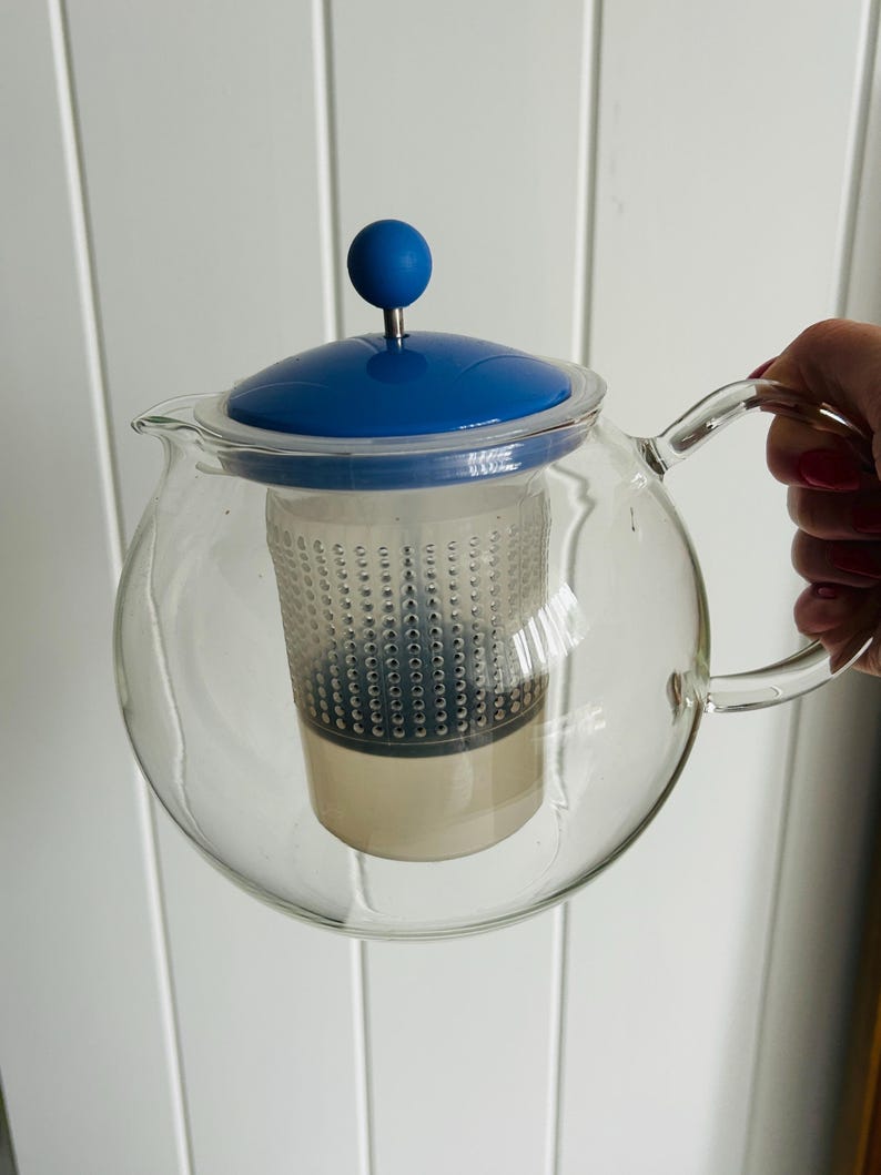 Vintage 1990s Bodum Assam Tea Press | Vibrant Blue Teapot | Danish Design | Heat-Resistant Glass | 1L Capacity | Scandinavian Kitchen Decor image 11