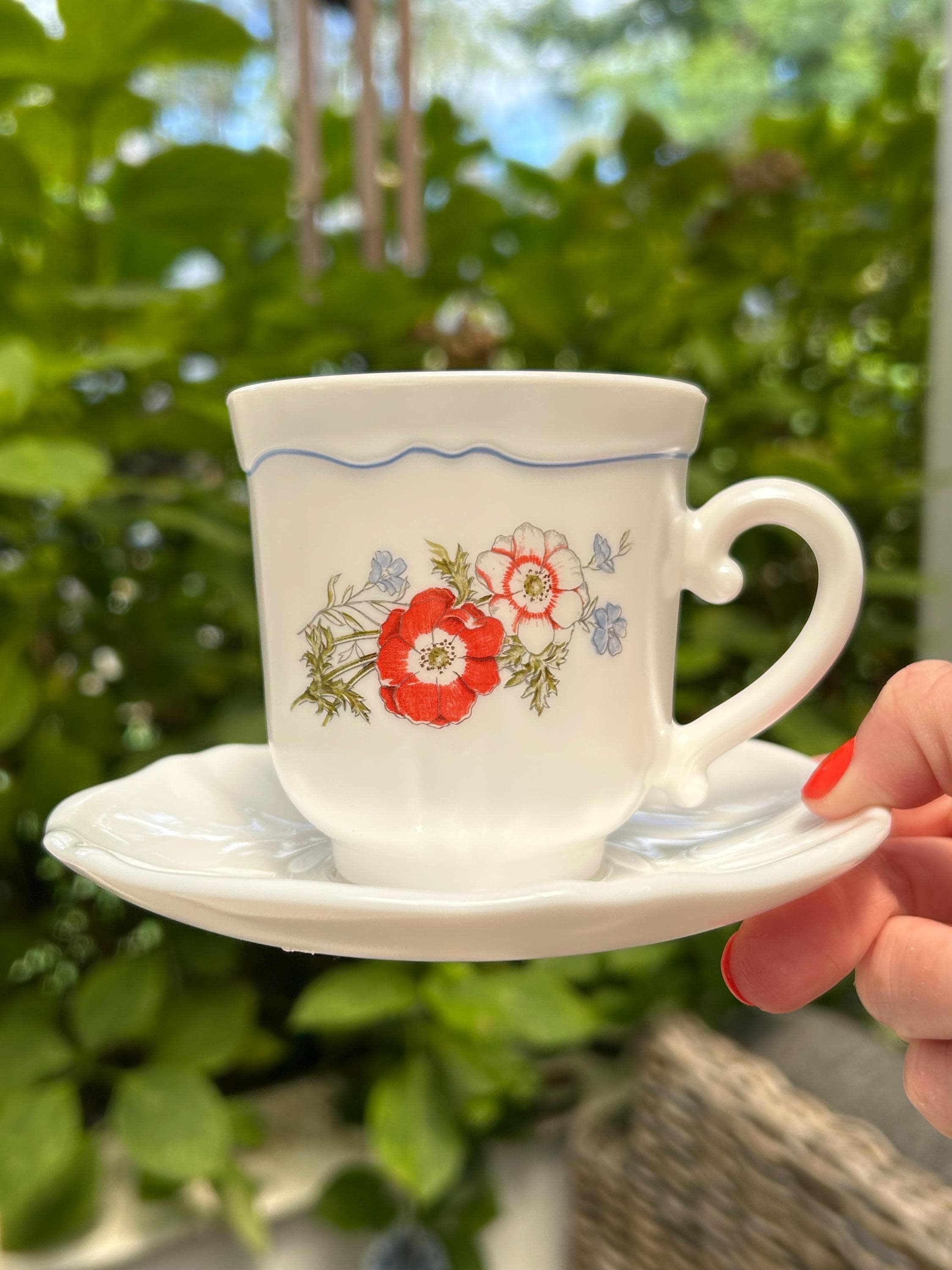 Arcopal | Paradise | Set of 6 Duos | Milk Glass | 6 Cups & 6 Saucers | French Floral Coffee Set | Mid-Century Design | Vintage florals