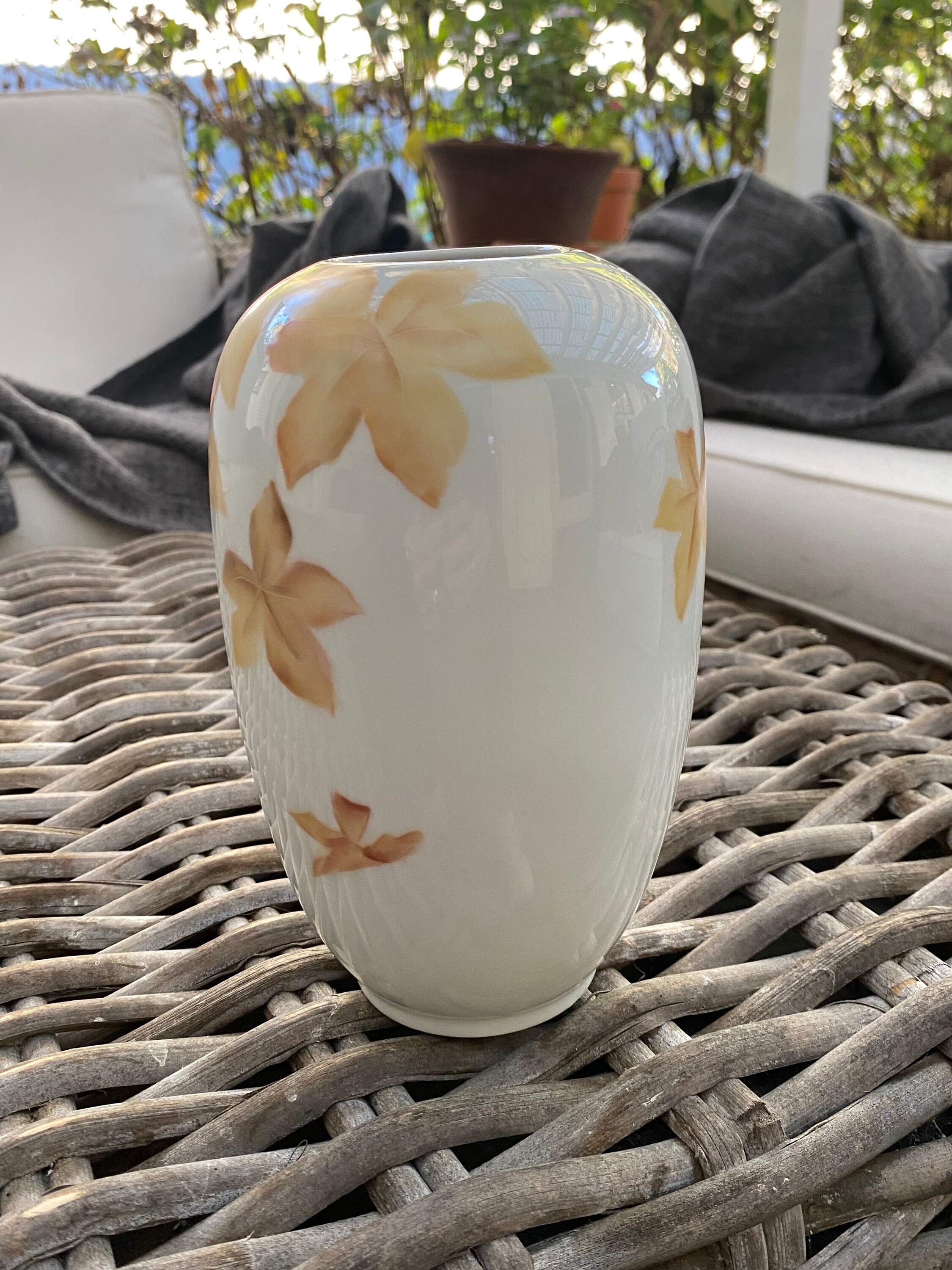 Hutschenreuther | ヴィンテージ花瓶 | 秋の葉模様 | ドイツ製磁器