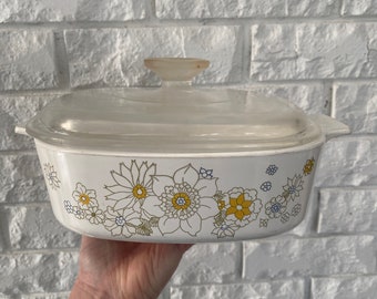 Corning Ware FBA-2 Lidded Saucepan | 2 Litre Capacity | Made in Australia | Floral Pattern | Suitable for Range & Microwave