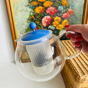 Vintage 1990s Bodum Assam Tea Press | Vibrant Blue Teapot | Danish Design | Heat-Resistant Glass | 1L Capacity | Scandinavian Kitchen Decor image 3