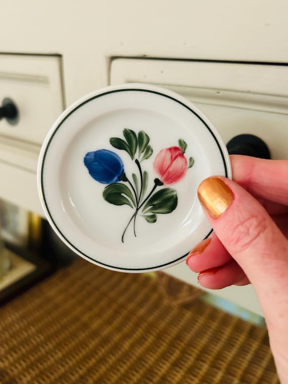 Lilien Porzellan | Austria | Miniature Plates of the Worlds Greatest Porcelain Houses | Collectors | Small Plate | Franklin Mint | Floral
