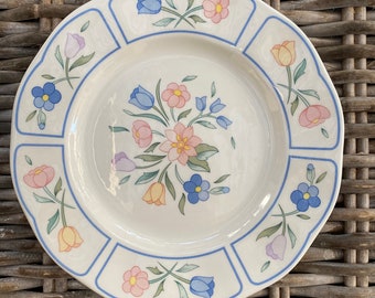 Set of 4 Floral Sheringham Dinner Plates | Vintage Johnson Brothers Dinnerware | Retro Collectible Tableware | Pastels | England