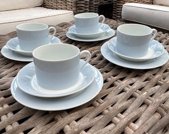 FITZ AND FLOYD | La Ronde Bleu | Trio Set of 4 | Pastel Blue | Flat Cup, Saucer, Bread and Butter Plate | Made in Japan | #162 | Vintage 197