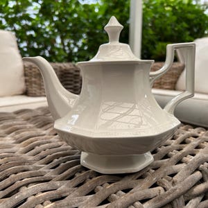 Johnson Brothers Teapot | Heritage White | Vintage Ironstone Teapot | 1980s Octagonal Design | Made in England
