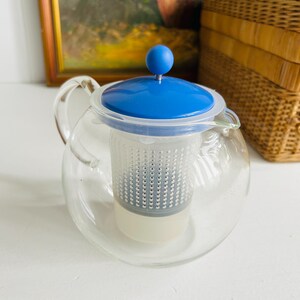 Vintage 1990s Bodum Assam Tea Press | Vibrant Blue Teapot | Danish Design | Heat-Resistant Glass | 1L Capacity | Scandinavian Kitchen Decor image 15