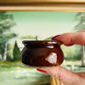 Solniczka Moira Pottery | Brązowa angielska kamionka
