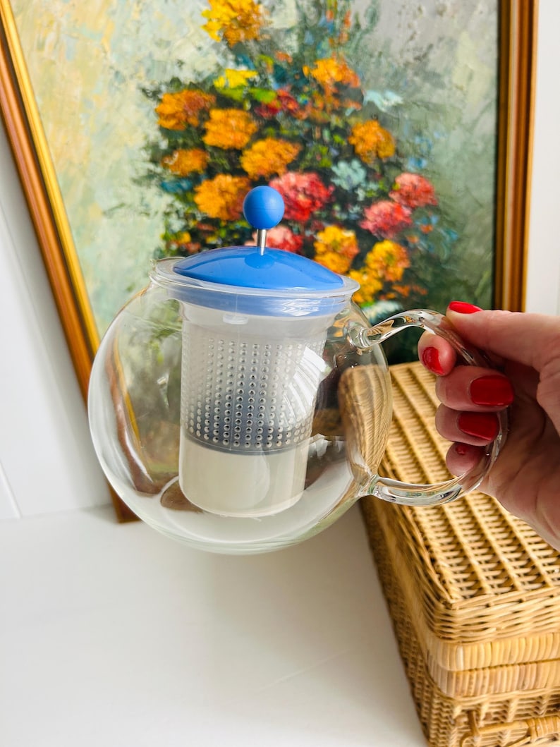 Vintage 1990s Bodum Assam Tea Press | Vibrant Blue Teapot | Danish Design | Heat-Resistant Glass | 1L Capacity | Scandinavian Kitchen Decor image 5