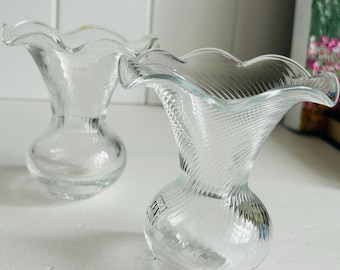 IVV Selezione Italian Art Glass Vases | Set of two | Mouth-Blown Swirl Design | Vintage 1980s | Made in Italy | 10.5cm Tall | Pair of vases