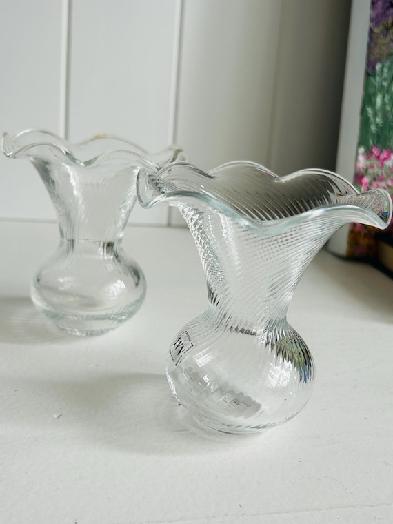 IVV Selezione Italienische Kunst Glasvasen | Zweier-Set | Mundgeblasenes Swirl-Design | Jahrgang 1980er Jahre | Hergestellt in Italien | 10,5cm Groß | Paar Vasen