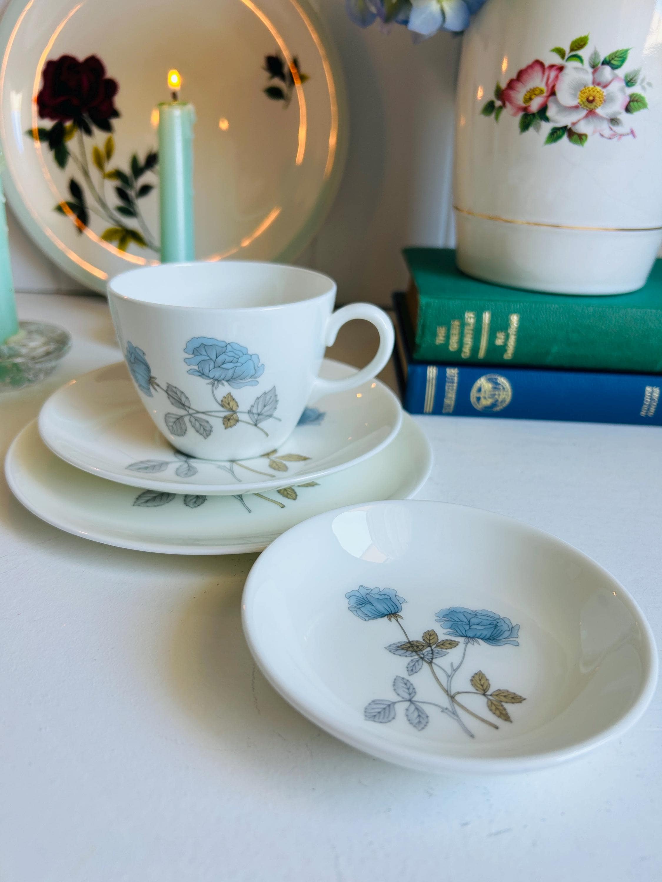 ウェッジウッド アイスローズ ボーンチャイナセット | トリオ +