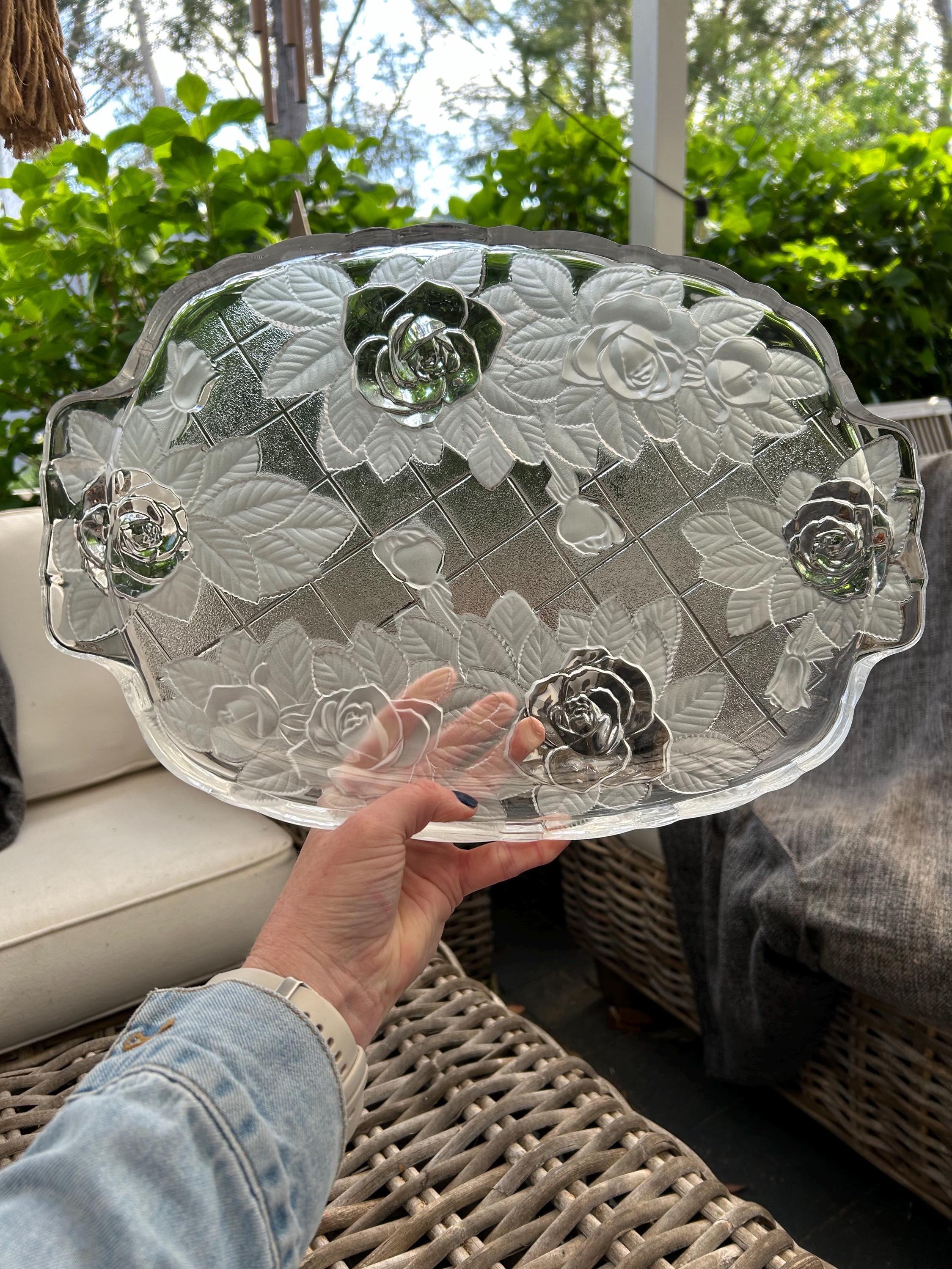 Mikasa | Studio Nova | Glass Platter | Frosted Rose Pattern  display picture 1