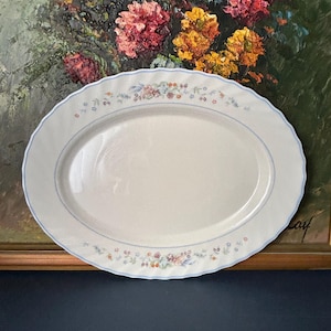 Arcopal | Victoria | Oval Platter | French Milk Glass | 1980s Floral Vintage | Cottagecore | Dinnerware | Pastels
