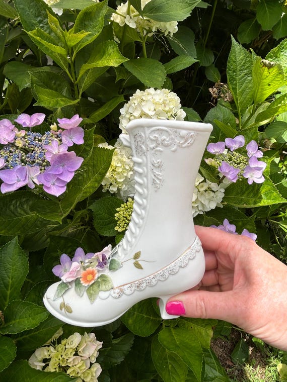 レフトン | ブーツ型花瓶 | KW4740 | ビクトリア朝様式 | 手描きの花 