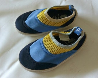 Hang Ten unisex boys girls beach water surfing shoes size 7 excellent